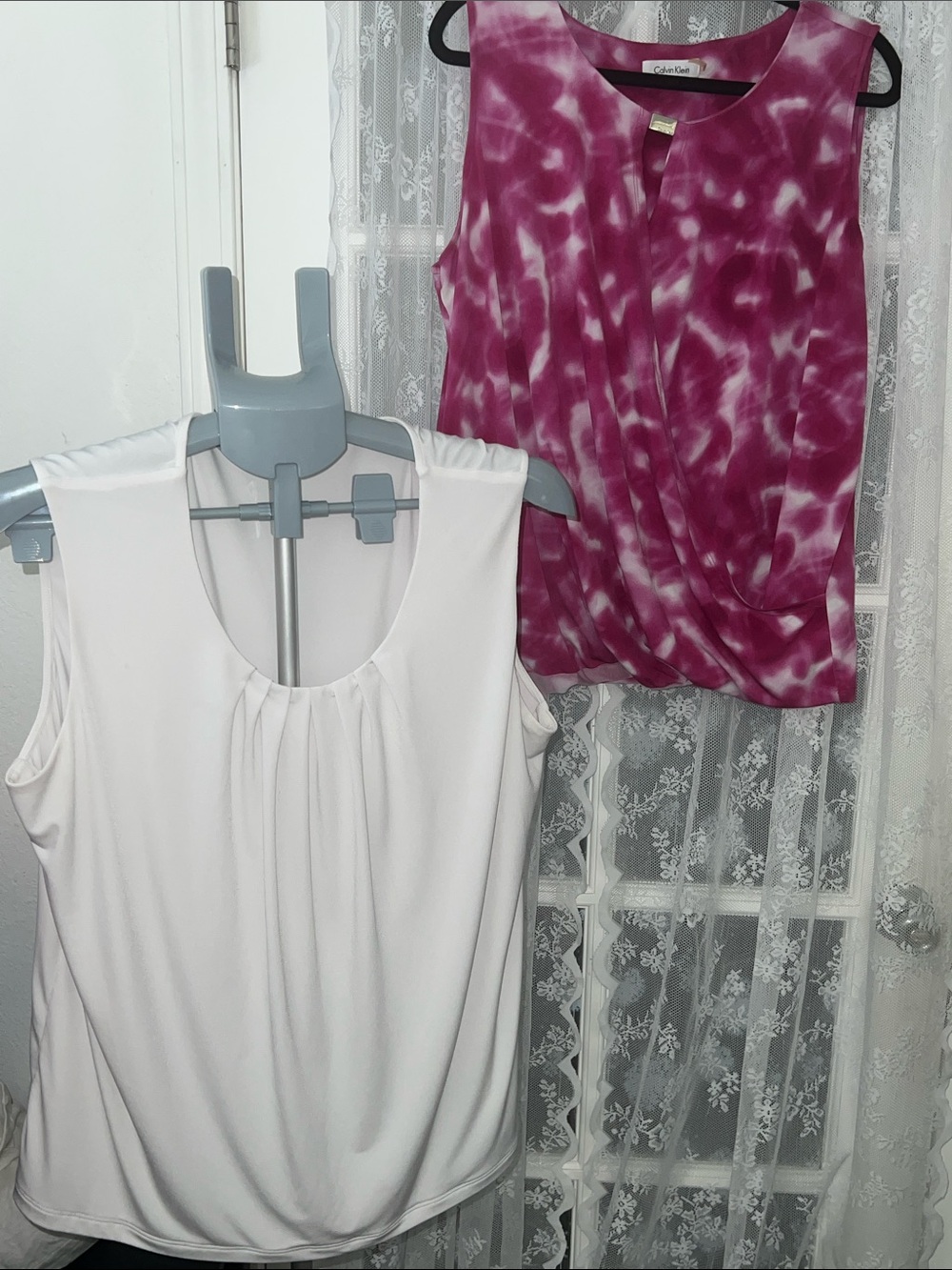 Lot of 2 Womens XL Sleeveless Tops Blouses Calvin Klein & Jones Studio Bundle